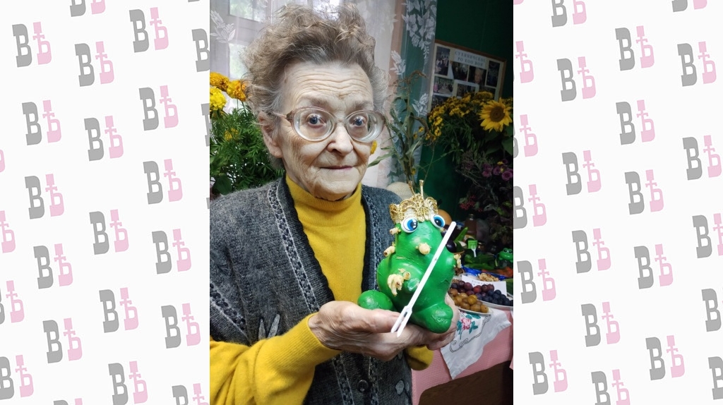 Галина Александрова с Царевной-лягушкой.jpg