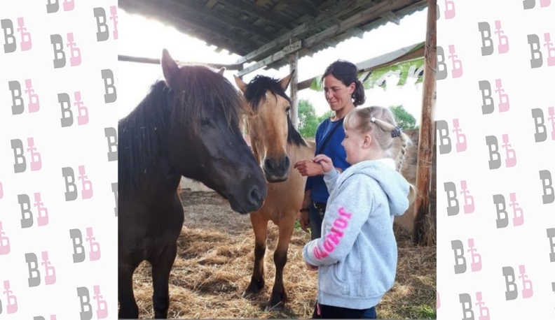 Итальянская путешественница приехала из Монголии в Калугу на лошади
