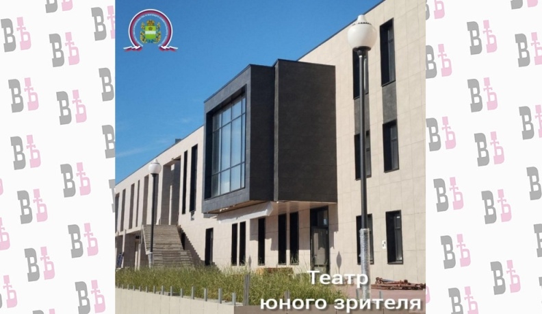 В новом здании ТЮЗа в Калуге завершают облицовку фасада 