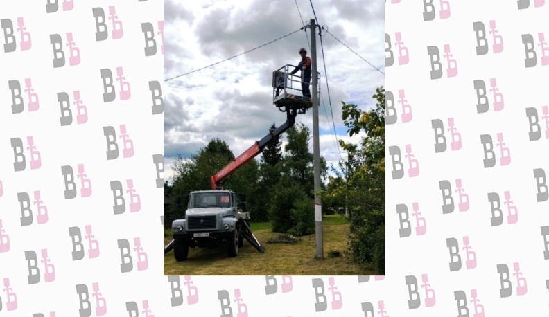 В деревне Барятинского района по инициативе жителей устанавливают фонари