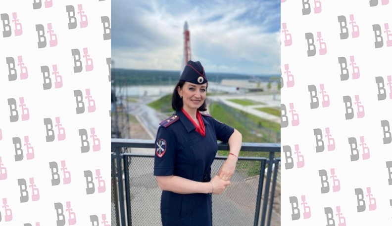 Офицер, которая поёт