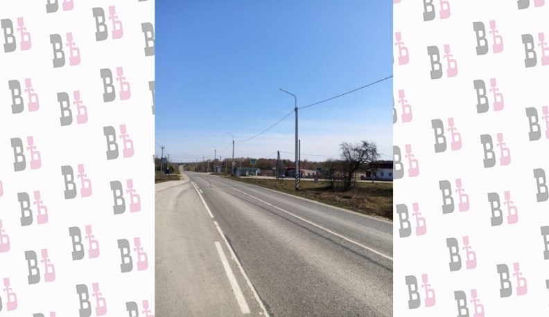 В селе Некрасово Тарусского района смонтировали линию дорожного освещения