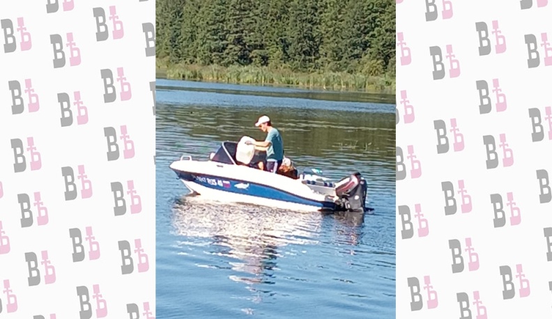 В озеро Ломпадь в Людинове запустили последние 7,5 тысяч тонн хлореллы