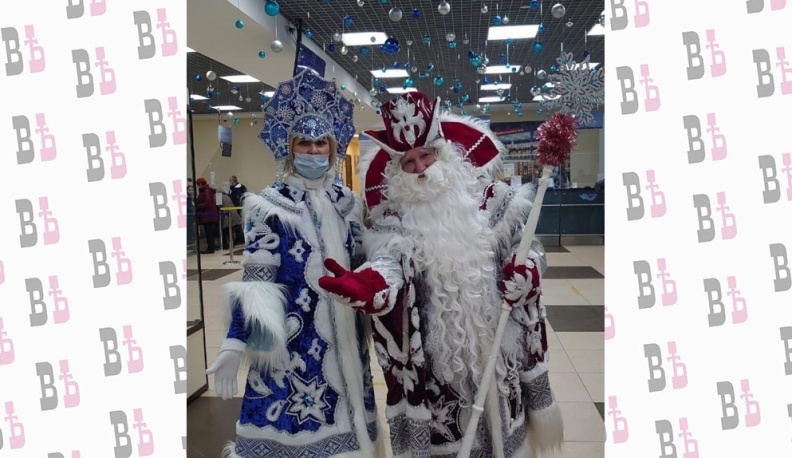В калужском аэропорту пассажиров встречает Дед Мороз 