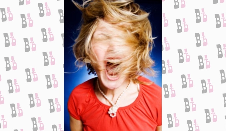 Калужанка схватила за горло участкового полиции 