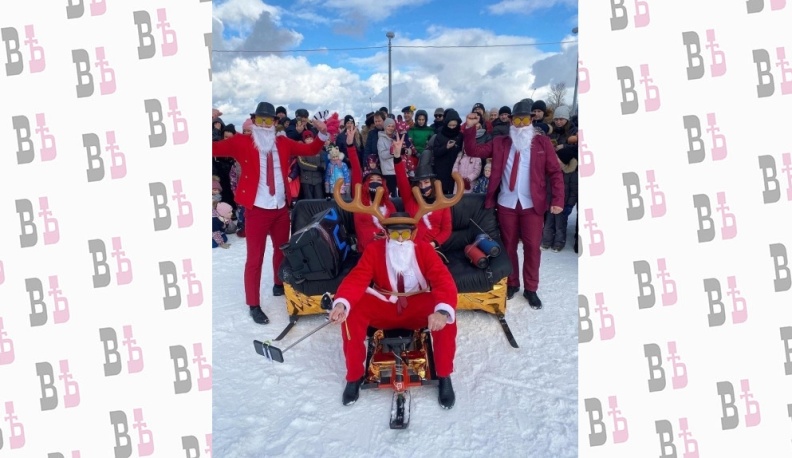 В Калуге прошел заезд на необычных самодельных санях