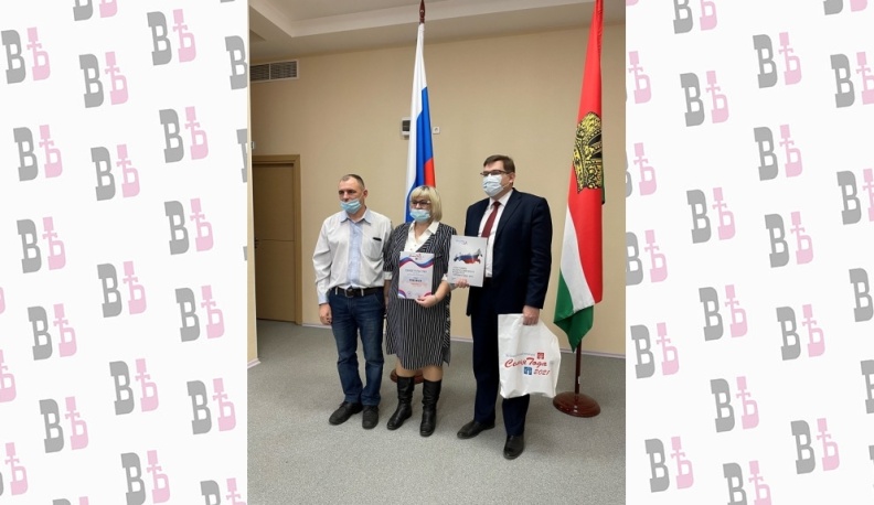 Четырнадцать калужанок наградили знаком «Признательность» в честь Дня матери