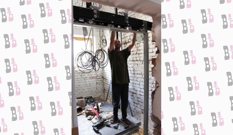 Лифт тронулся!