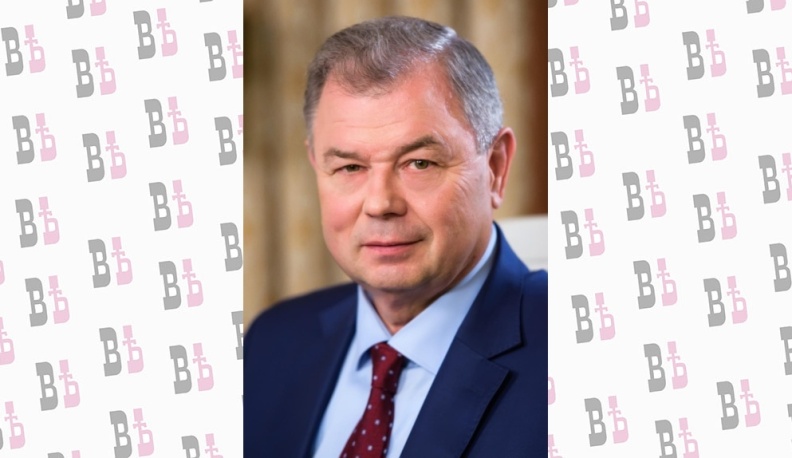 Губернатор Анатолий Артамонов поздравил калужан с Днем Конституции