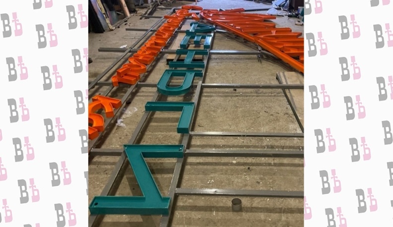 В Калуге вывеску «Храните деньги в сберегательной кассе» смонтируют к Новому году