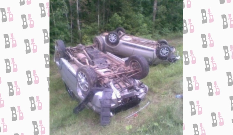 Две машины улетели в кювет и перевернулись в Калужской области 