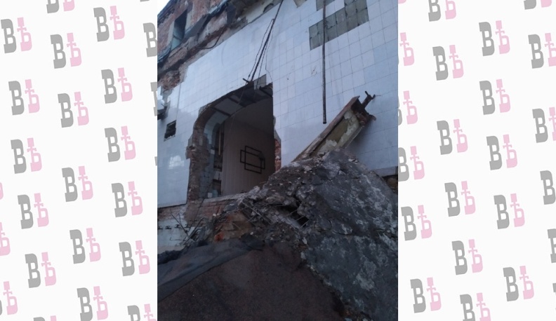 В Калуге обрушилась часть кровли недействующего завода «Кристалл»