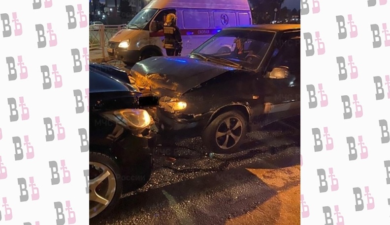 В воскресенье в Балабанове две легковушки врезались лоб в лоб