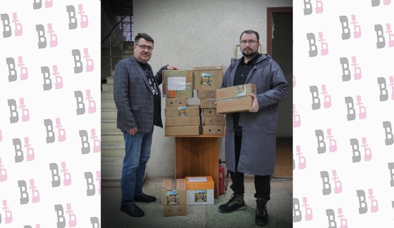 Кондровские школьники собрали книжную посылку для своих сверстников из ЛНР