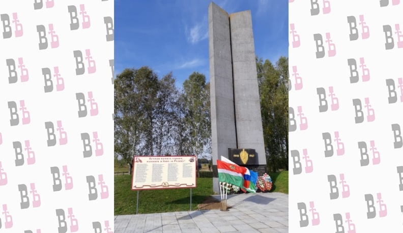 В Хлуднево открыли обновленный памятник лыжникам-разведчикам