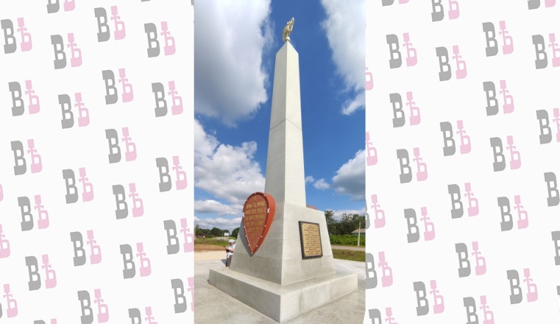 В Калужской области открыли памятник «Слава Богу!»