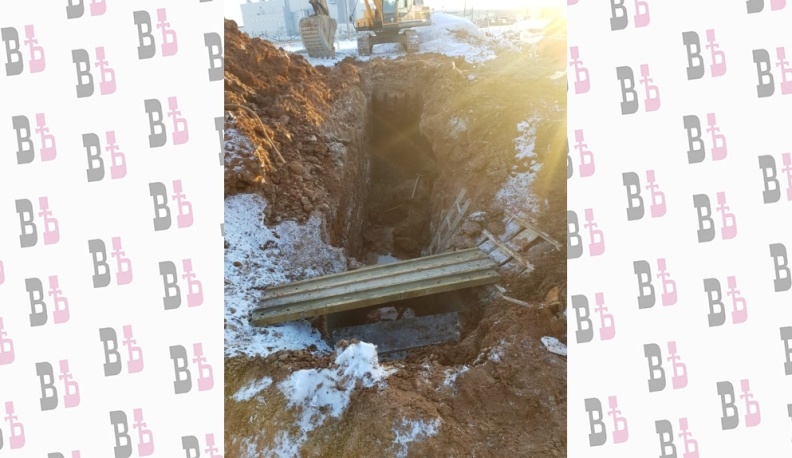 В Калуге рабочий погиб в осыпавшейся траншее. Фото 