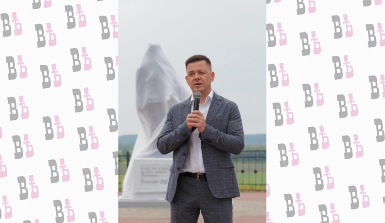 В Перемышле открыли памятник переводчику Николаю Любимову