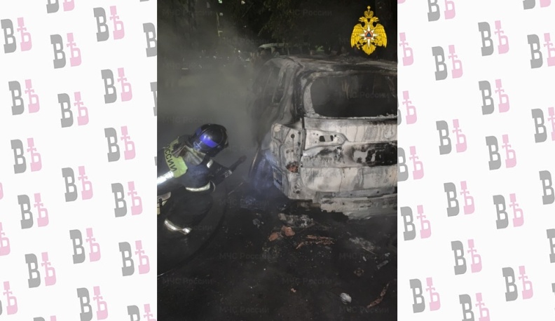 В Калуге на улице Гагарина сгорели сразу три автомобиля