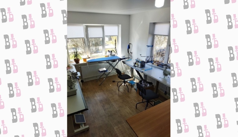 Средства соцконтракта позволили жительнице Бабынинского района расширить своё швейное производство