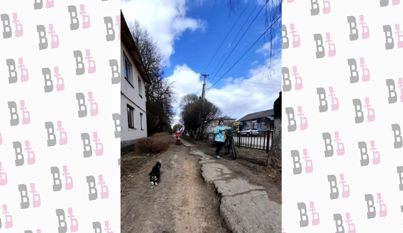 Жители Жиздры жалуются на плохое состояние тротуара на улице Коммунистической