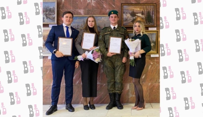 Калужские волонтеры получили награду от сенатора