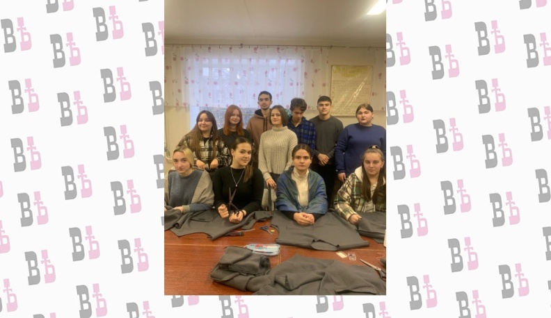 Жуковские студенты шьют одежду для бойцов СВО