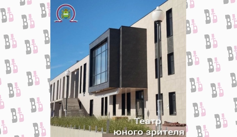 В новом здании ТЮЗа в Калуге завершают облицовку фасада 