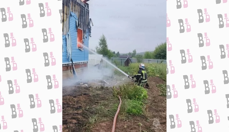 В селе Тарусского района сгорел жилой дом