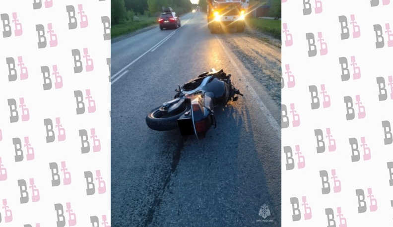 В Жиздринском районе столкнулись легковушка и мотоцикл