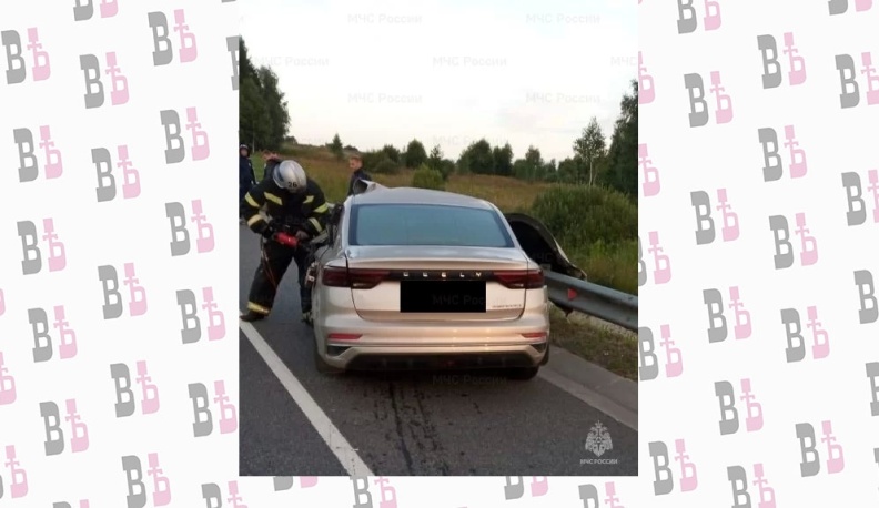 В Бабынинском районе столкнулись «Газель» и «Джили»