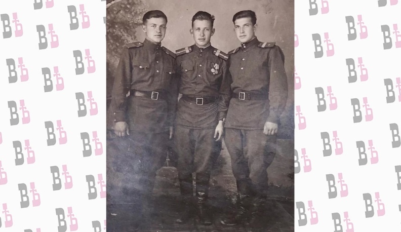 Вадим Николаевич Сергеев в центре.