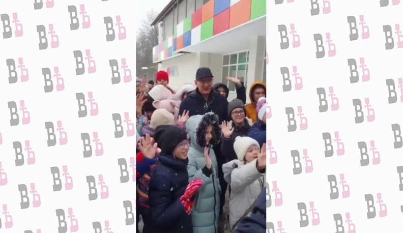 Владислав Шапша побывал в оздоровительном лагере, где разместили детей из Белгорода