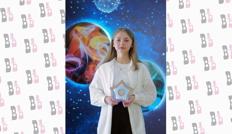 Владислав Шапша поздравил медалистку со 100-бальными результатами на ЕГЭ