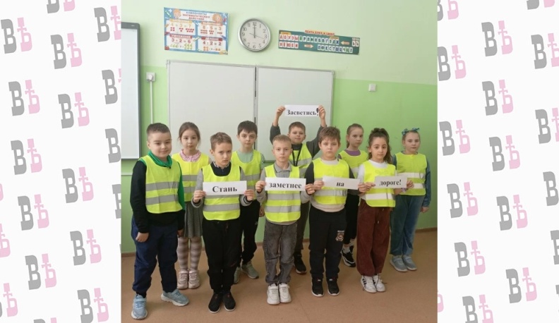 Юхновским школьникам напомнили о важности световозвращателей на дорогах