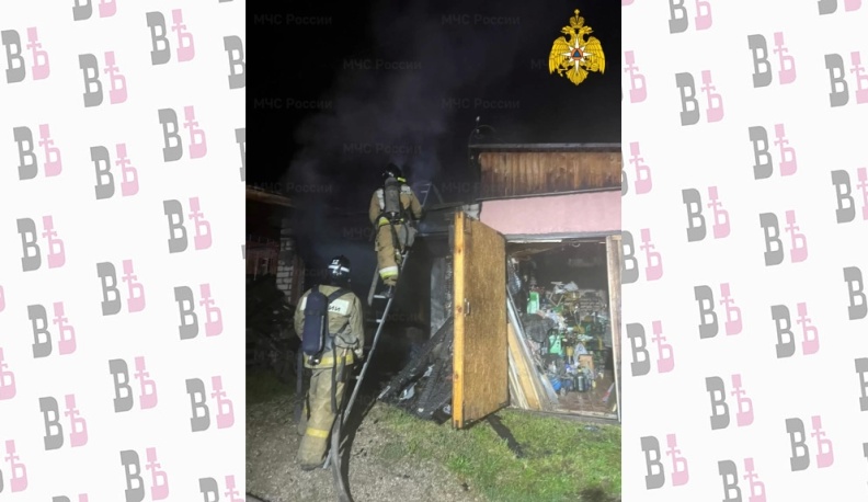 На окраине Калуги ночью сгорел гараж