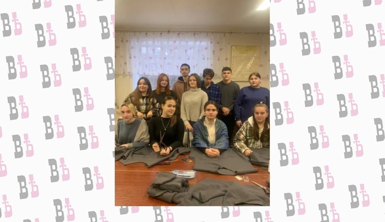 Жуковские студенты шьют одежду для бойцов СВО