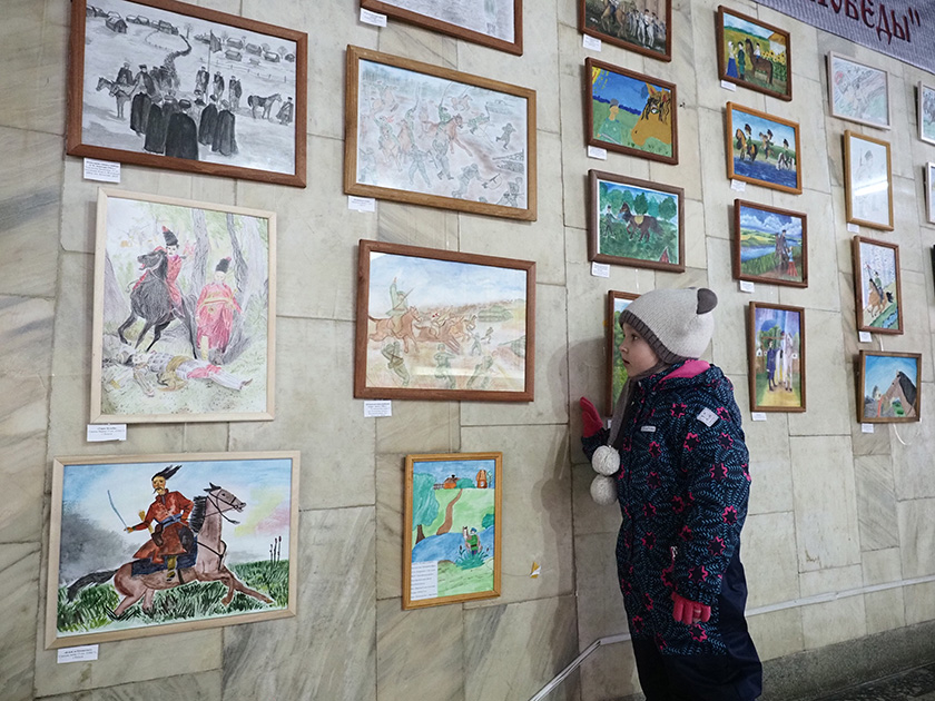 Выставка рисунков.JPG