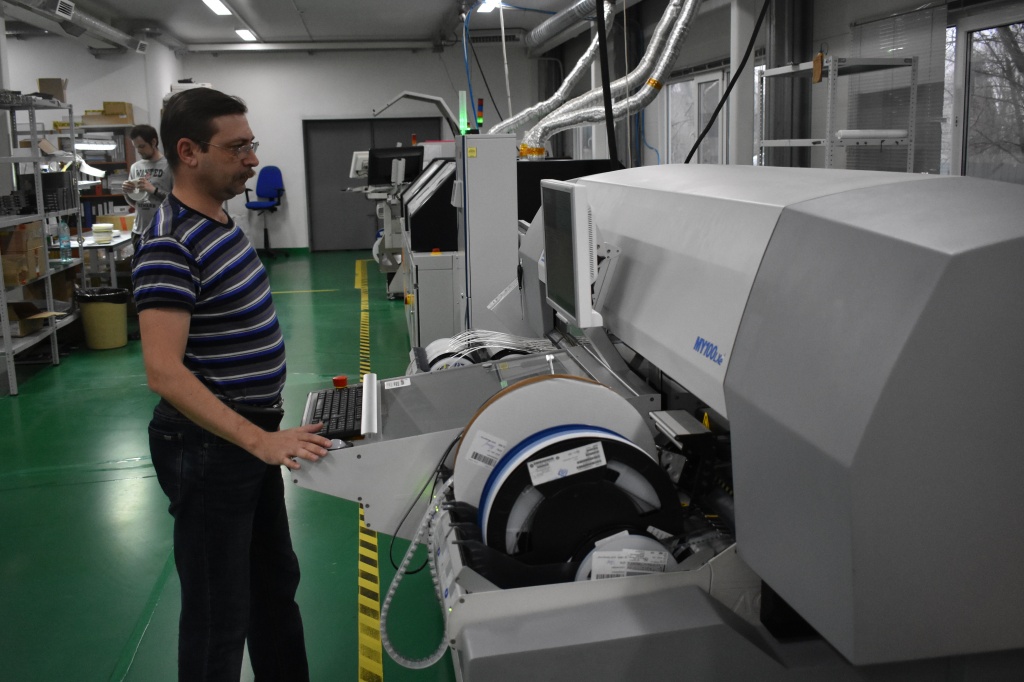 Александр Николаев оператор автоматической линии.JPG