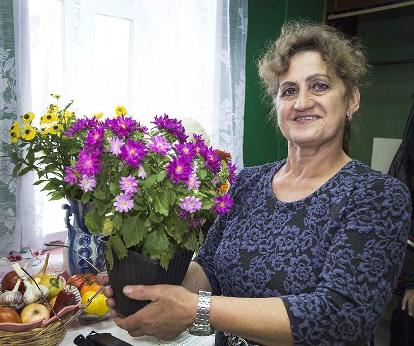 Вера Мурашова и цветок Женское счастье.JPG