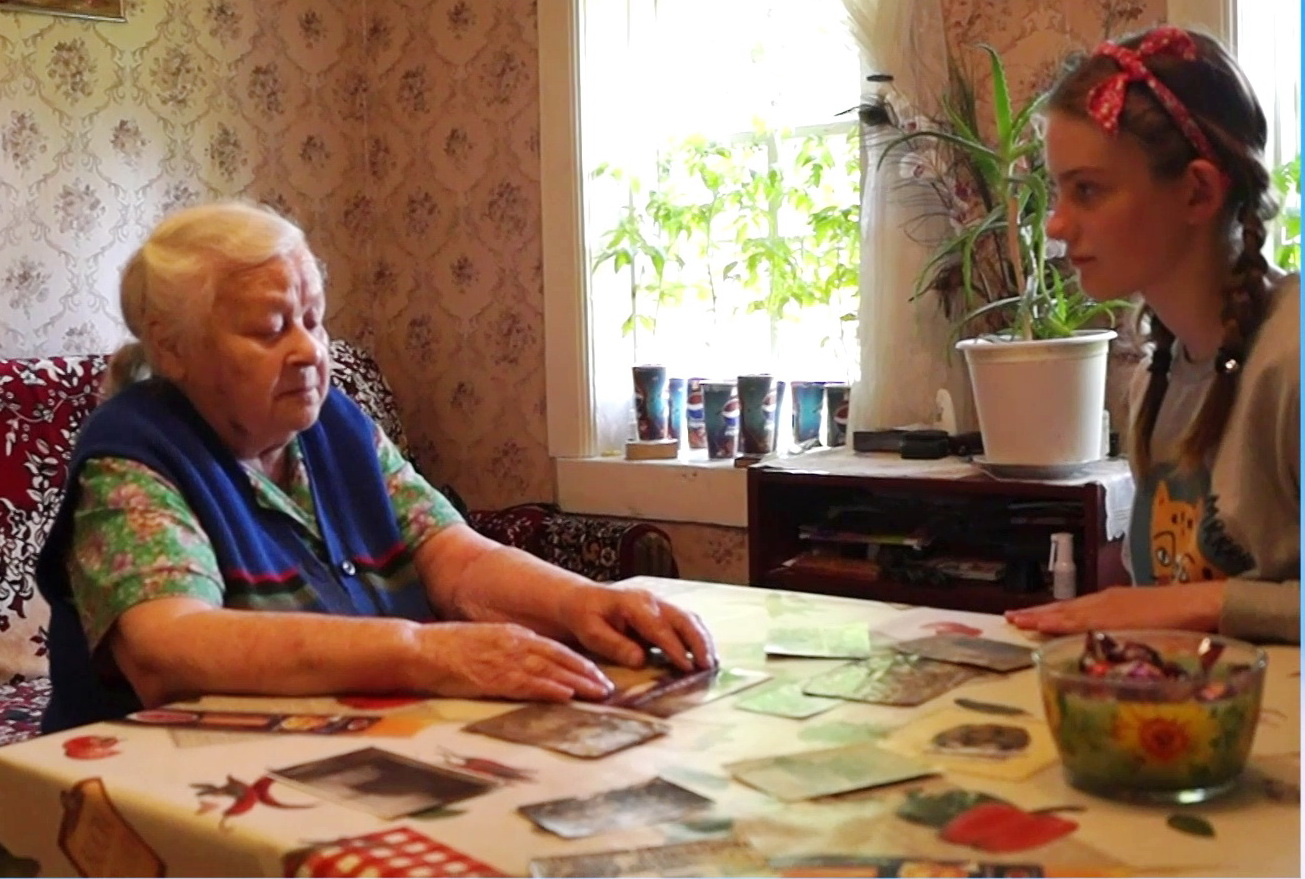 С хранительницей семейного очага Екатериной Васильевной.jpg