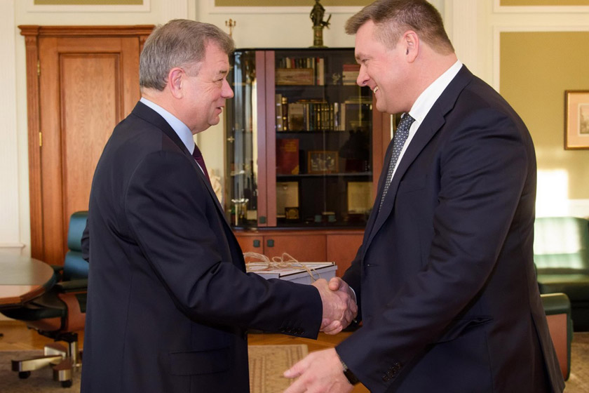 Img1-2.jpg Img1-2.jpg