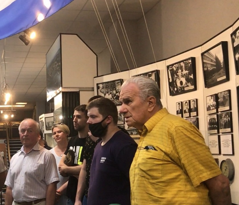 Сын Мальского - Виктор Мальский - в желтом.jpg