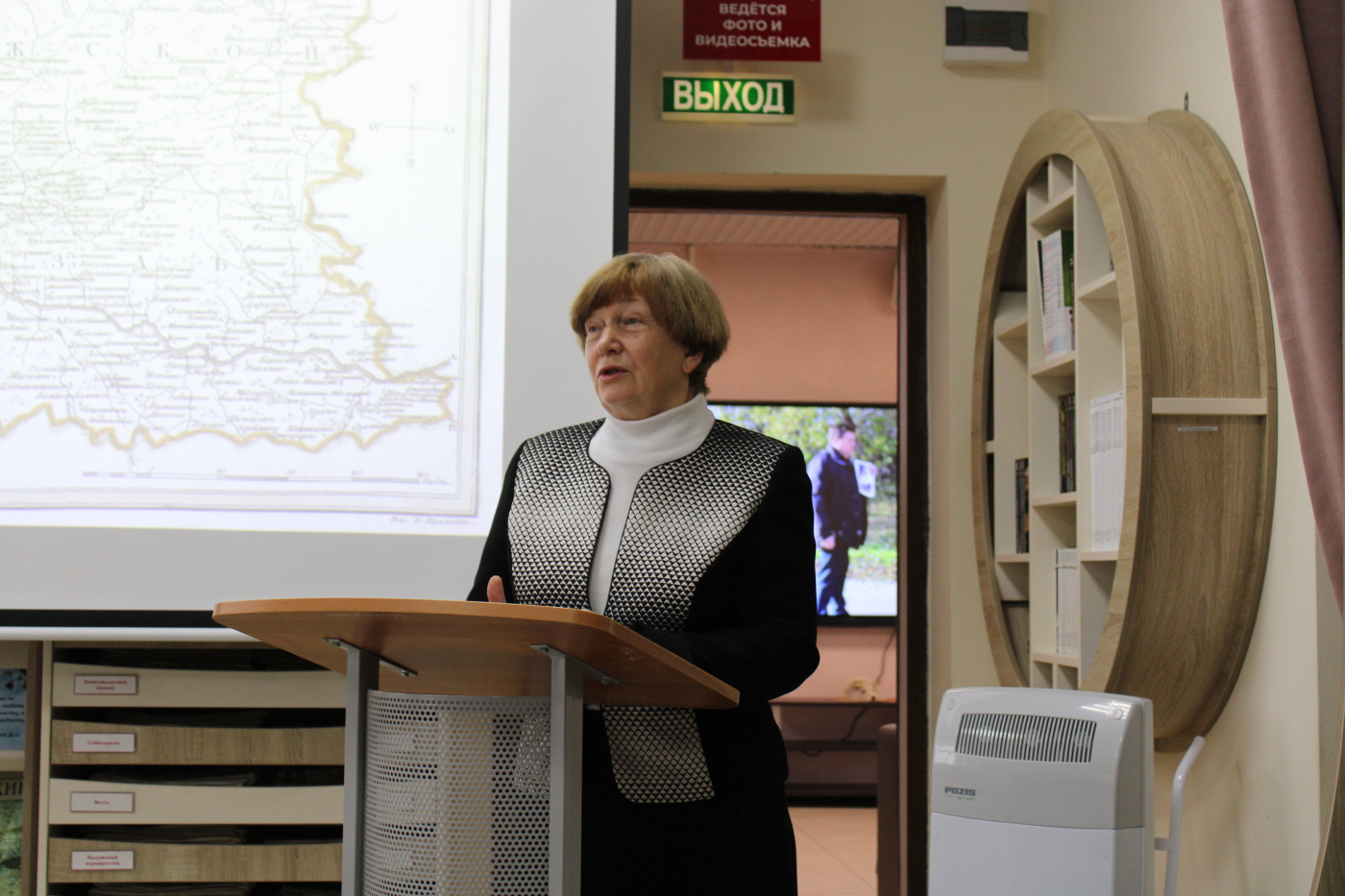 Выступление краеведа Людмилы Паутовой.JPG