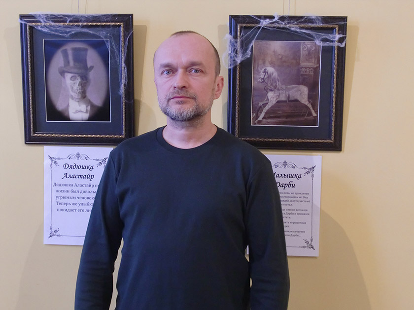 Куратор выставки Сергей Орлов.JPG