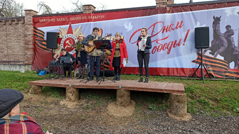 REFWXS9npEw.jpg REFWXS9npEw.jpg