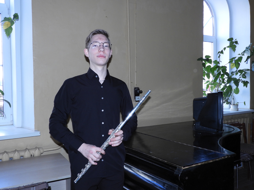 Артем Грудинин, лауреат 1 степнеи в номинации Оркестровые духовые и ударные инструменты.JPG