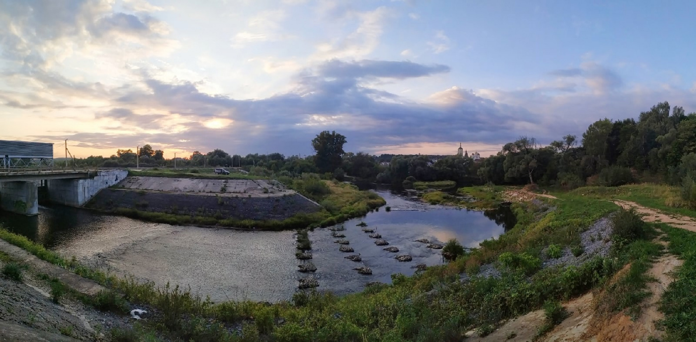 Протва в окрестностях Пафнутьев-Боровского монастыря.jpg