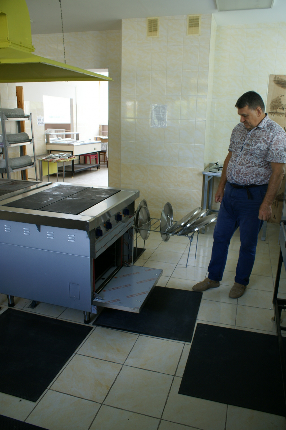 Новое современное кухонное оборудование.JPG