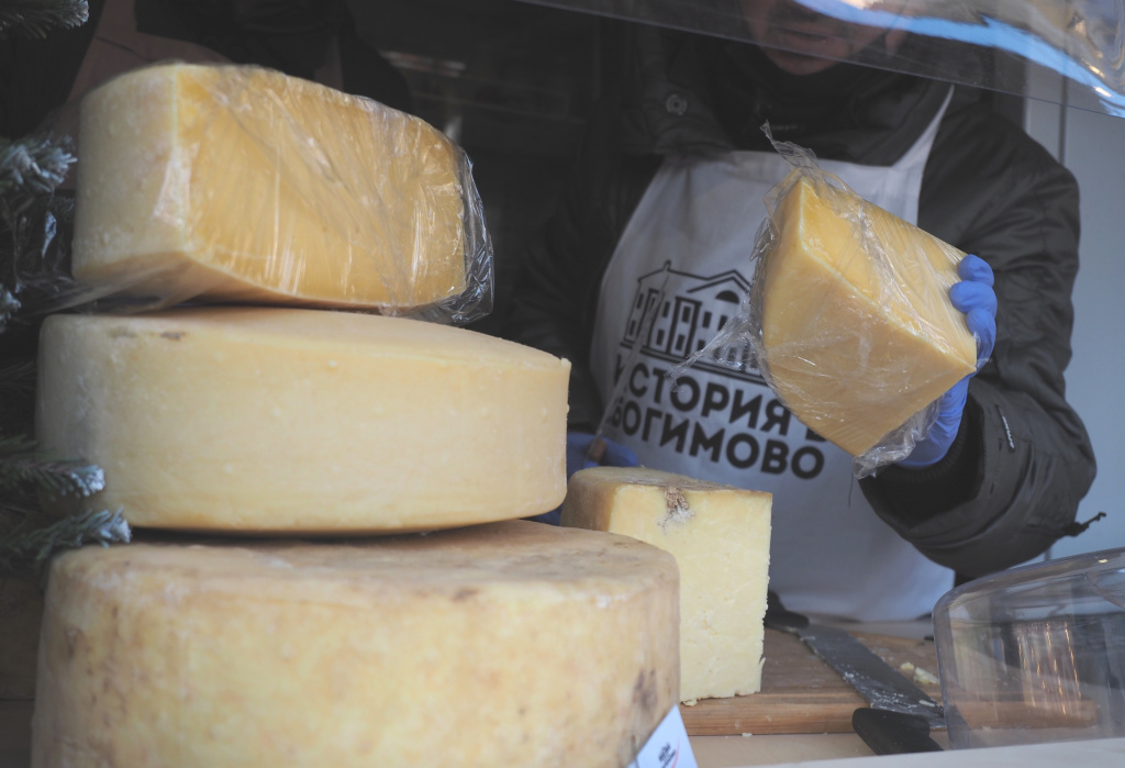 Продукция компании История в Богимово на фестивале сыра.jpg